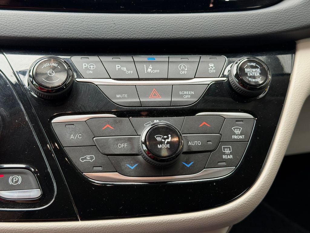 2018 Chrysler Pacifica Touring L