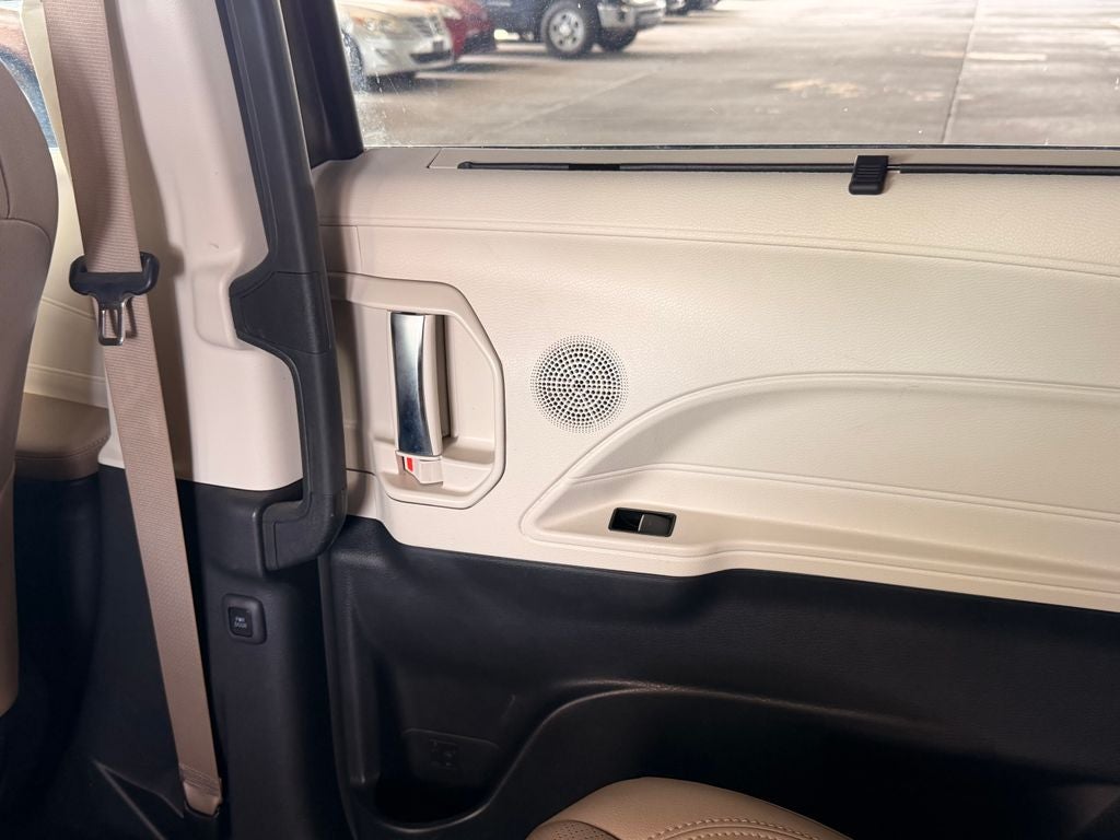 2021 Toyota Sienna Limited 7 Passenger