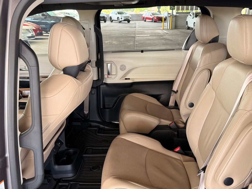 2021 Toyota Sienna Limited 7 Passenger
