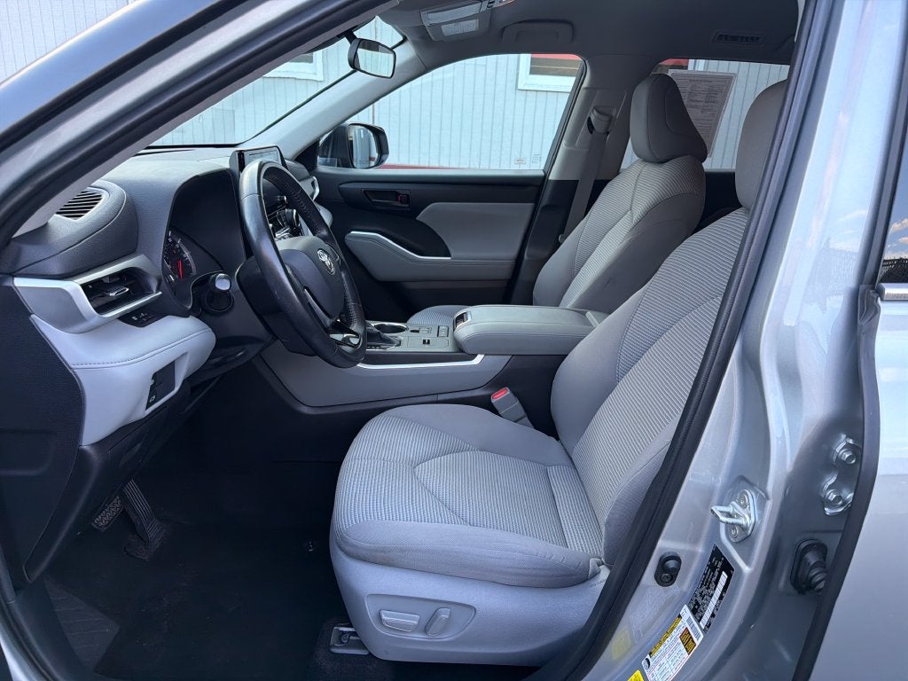 2020 Toyota Highlander LE