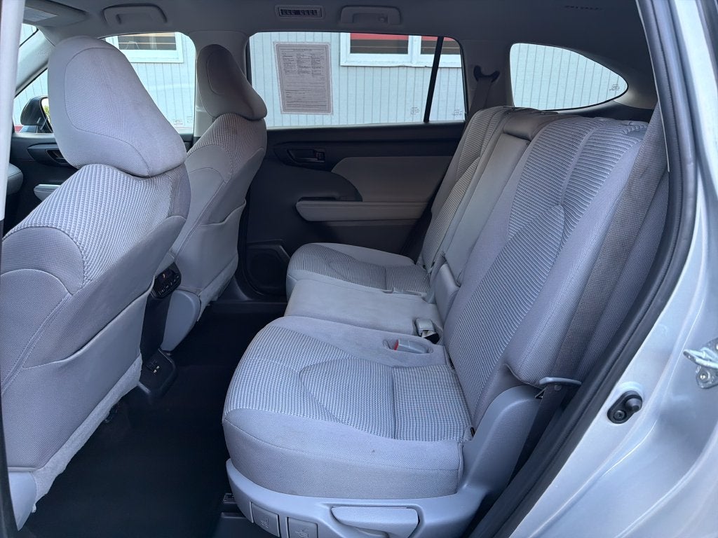2020 Toyota Highlander LE