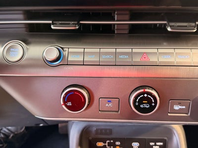 2027 Hyundai Kona SE FWD