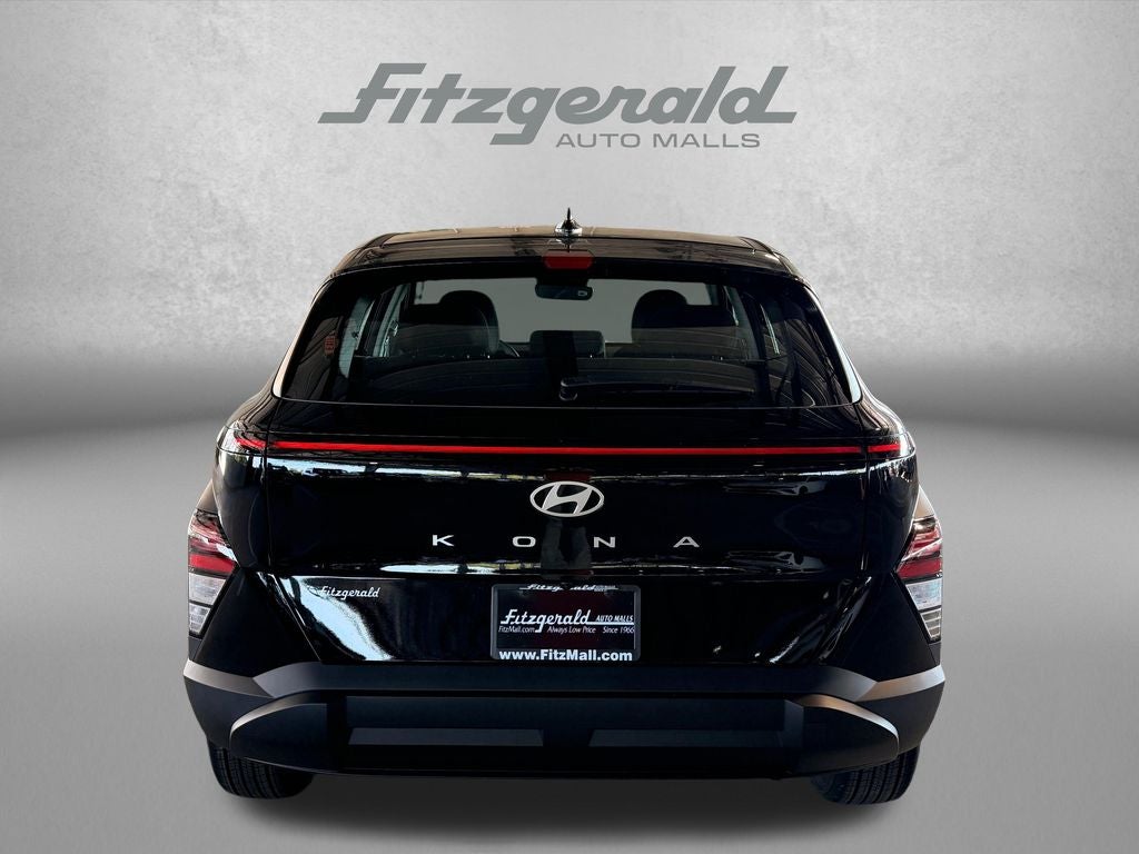 2027 Hyundai Kona SE FWD