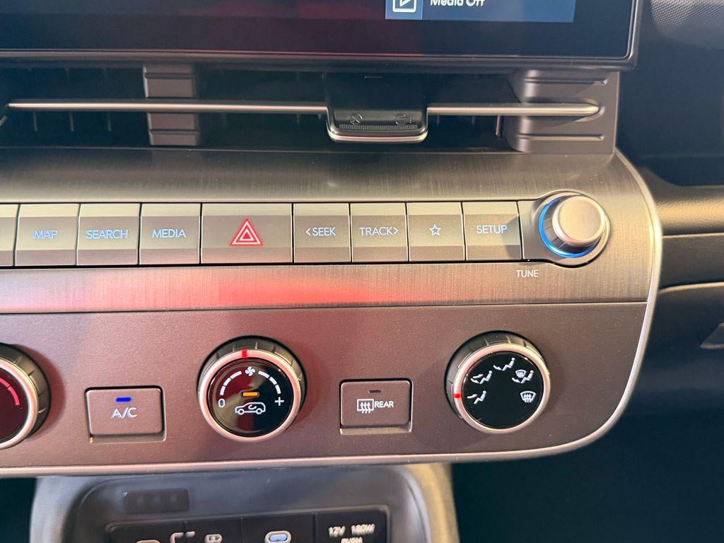 2027 Hyundai Kona SE FWD