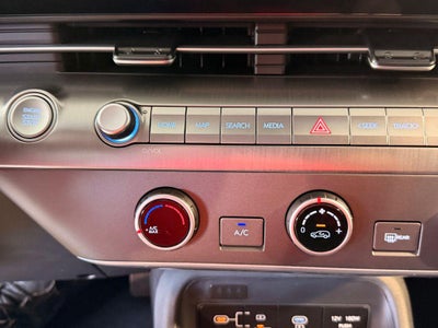 2027 Hyundai Kona SE FWD