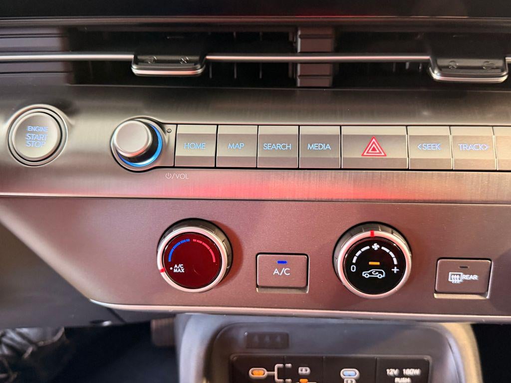 2027 Hyundai Kona SE FWD