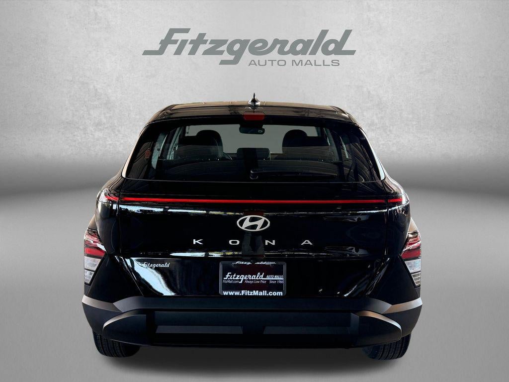 2027 Hyundai Kona SE FWD