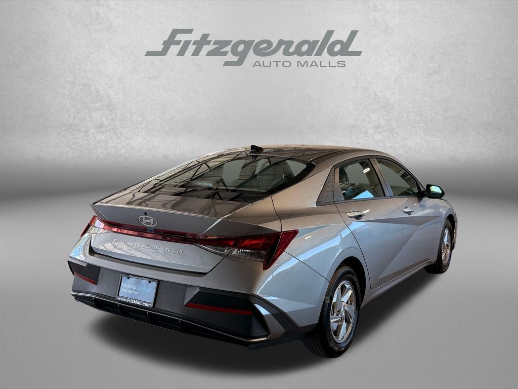 2025 Hyundai Elantra SE