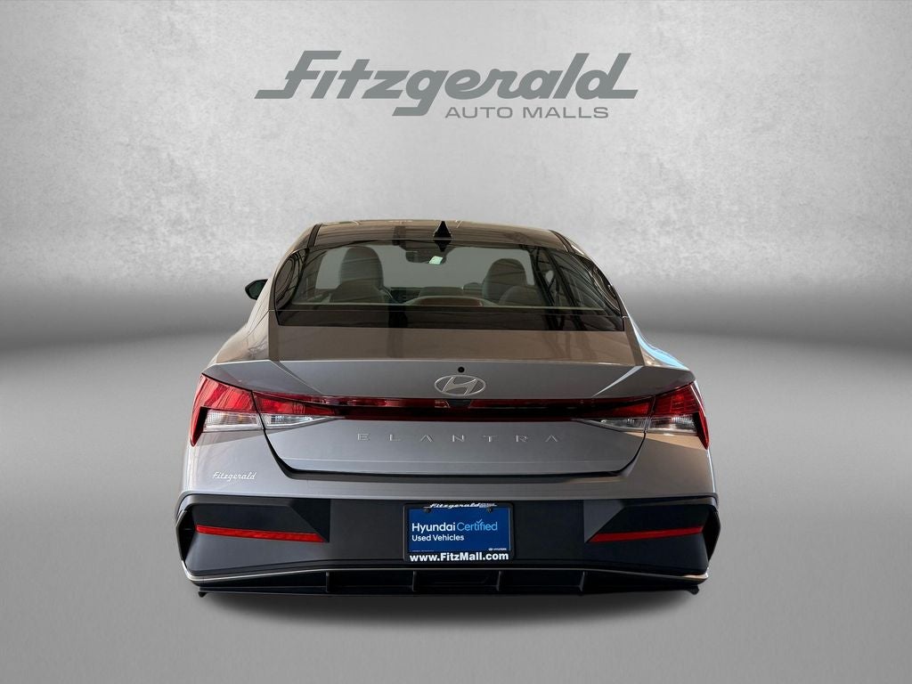 2025 Hyundai Elantra SE