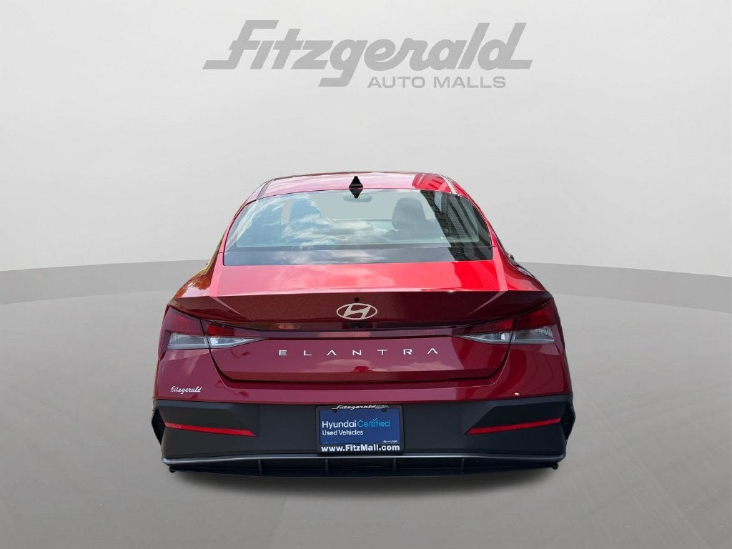 2025 Hyundai Elantra SE