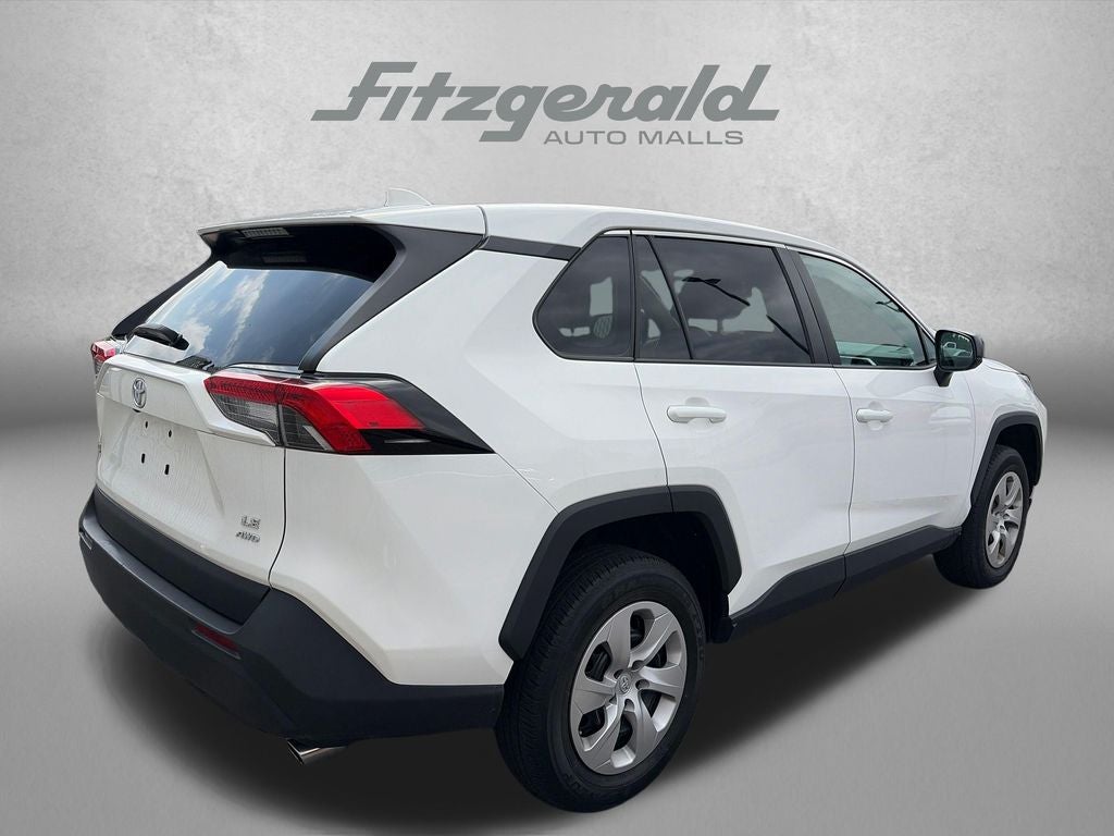 2024 Toyota RAV4 LE