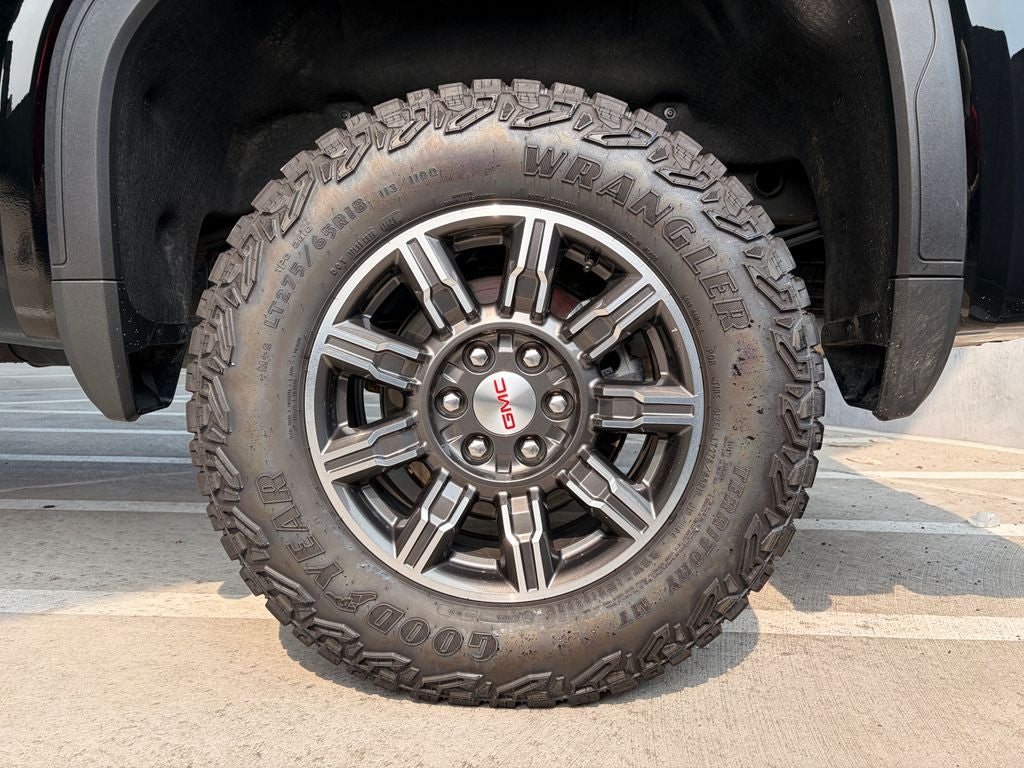 2025 GMC Sierra AT4