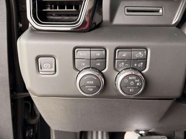 2025 GMC Sierra AT4