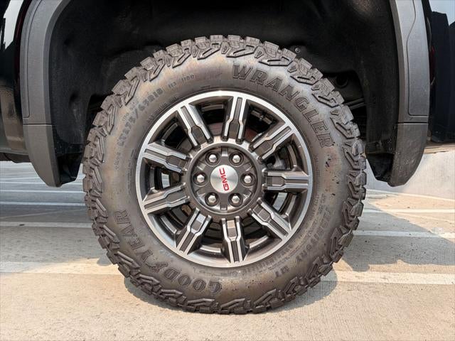 2025 GMC Sierra AT4