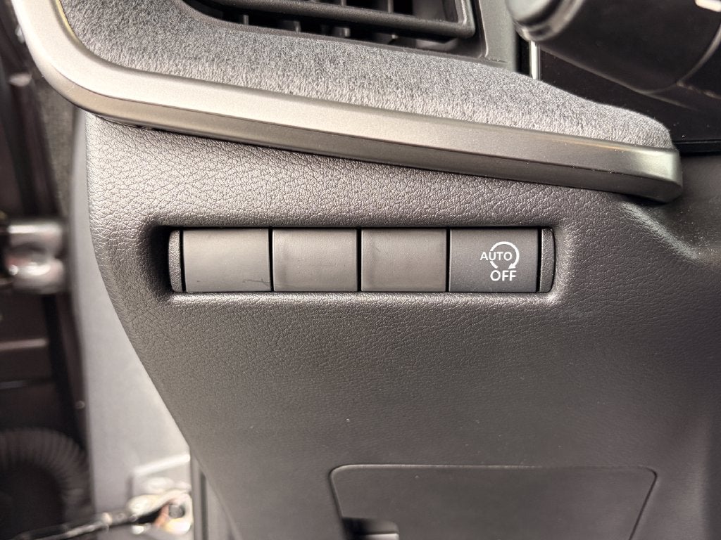 2025 Nissan Kicks MPV SV