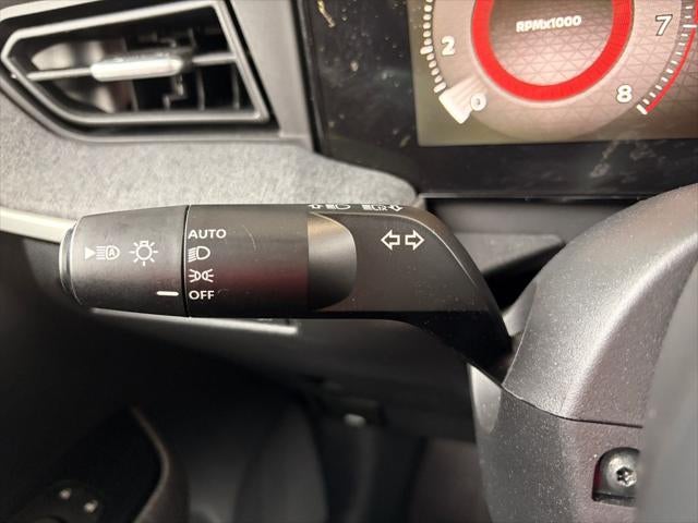 2025 Nissan Kicks MPV SV