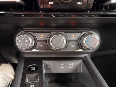2025 Nissan Kicks MPV SV