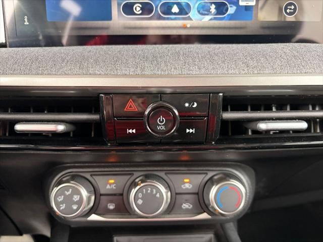 2025 Nissan Kicks MPV SV