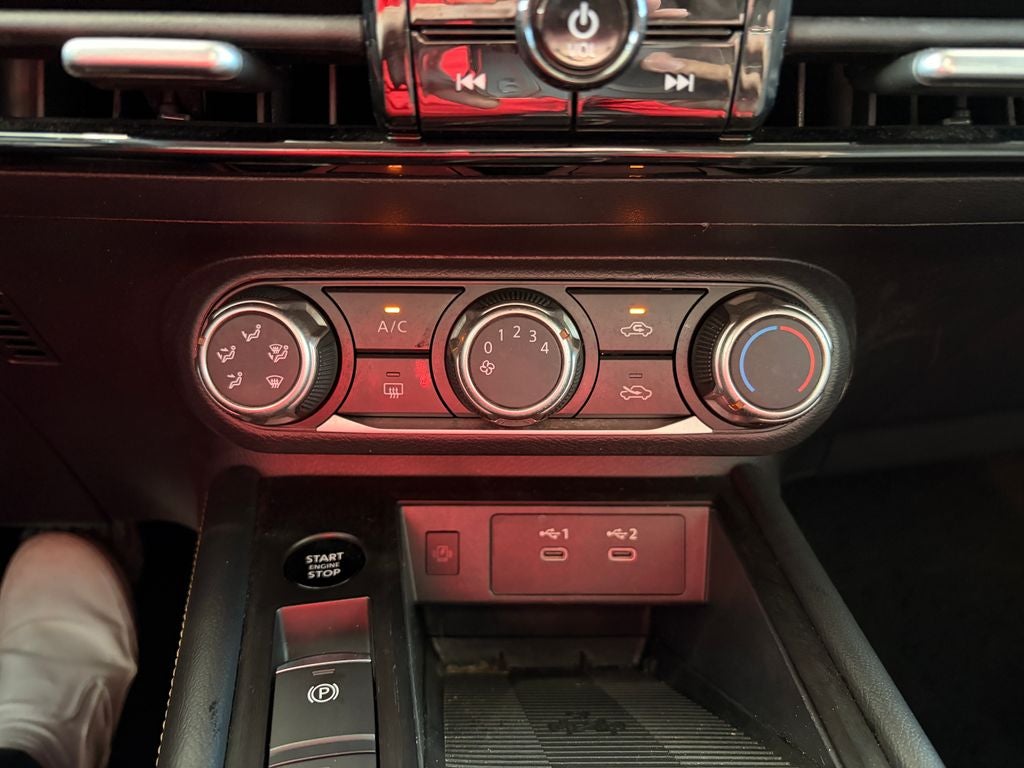 2025 Nissan Kicks MPV SV