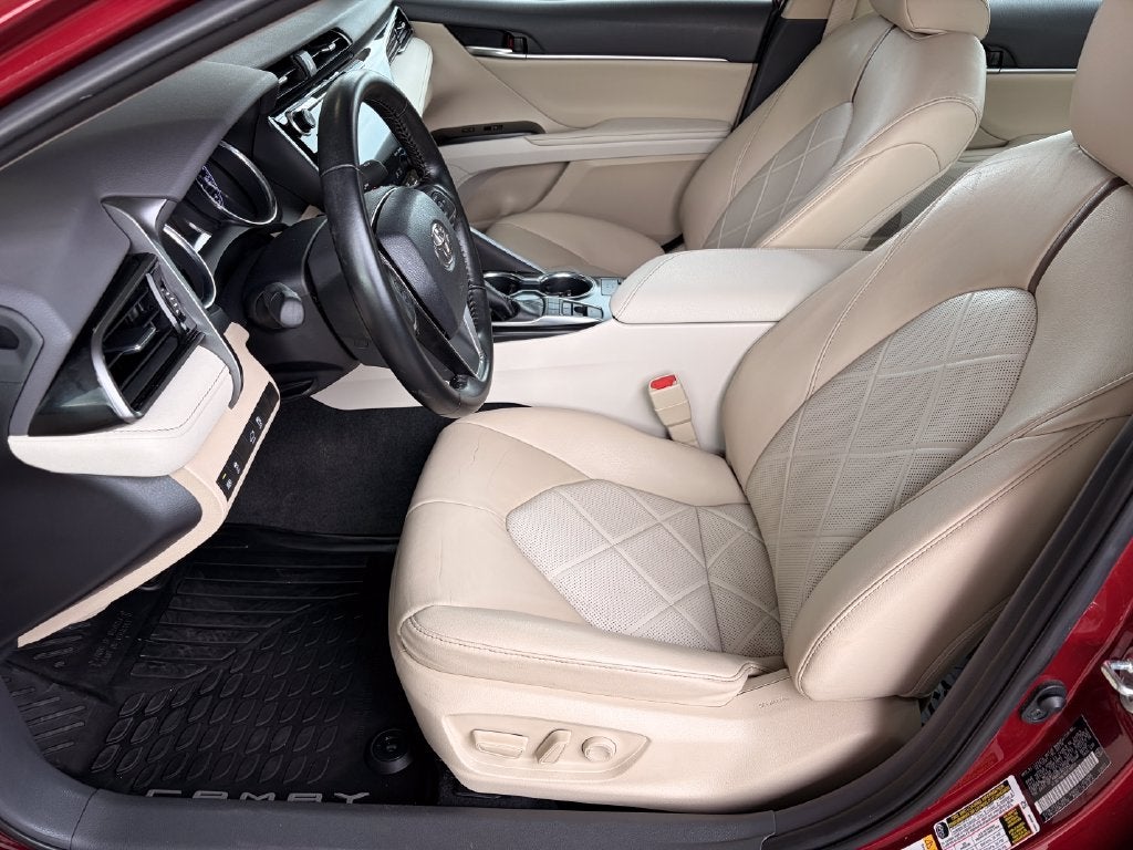 2019 Toyota Camry Hybrid XLE