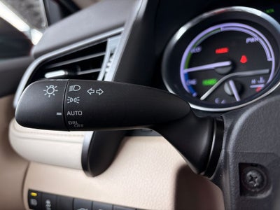 2019 Toyota Camry Hybrid XLE