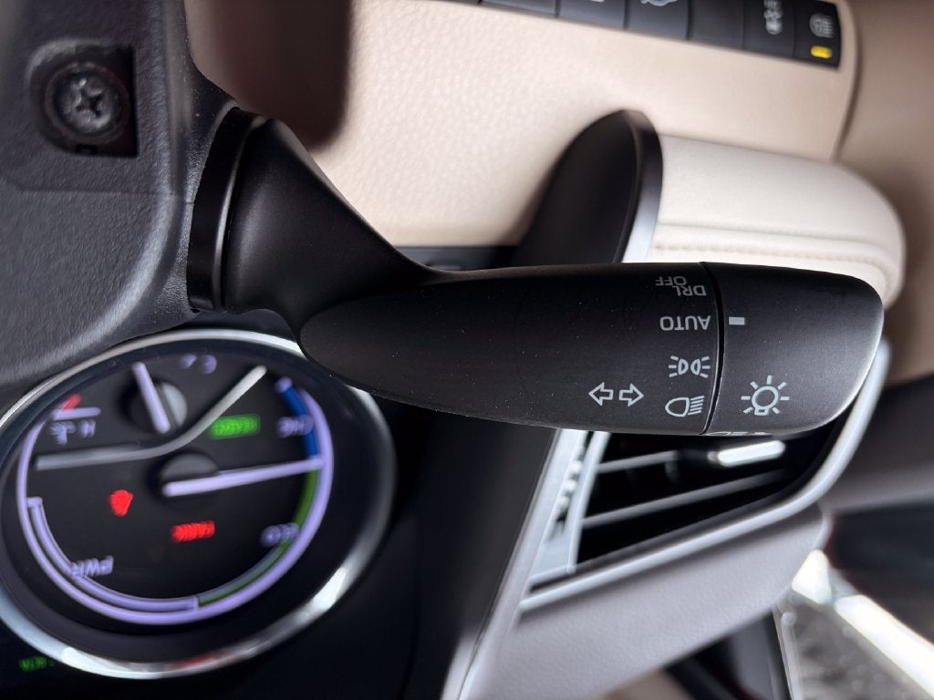 2019 Toyota Camry Hybrid XLE
