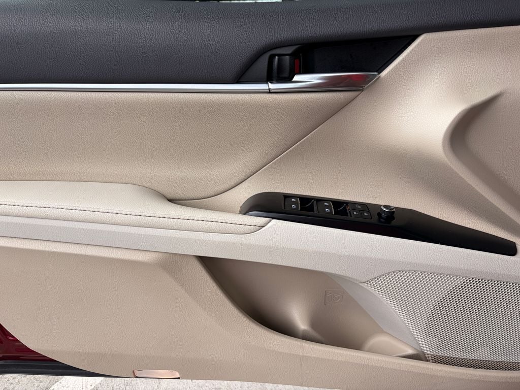 2019 Toyota Camry Hybrid XLE