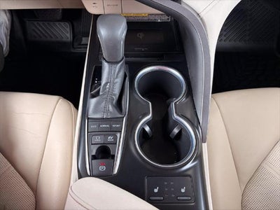 2019 Toyota Camry Hybrid XLE