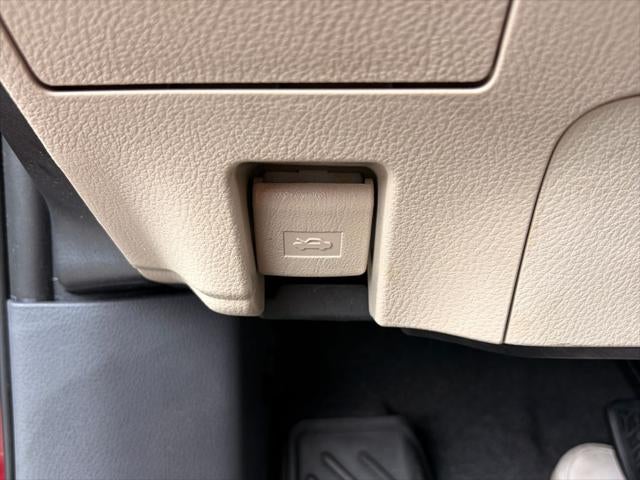 2019 Toyota Camry Hybrid XLE