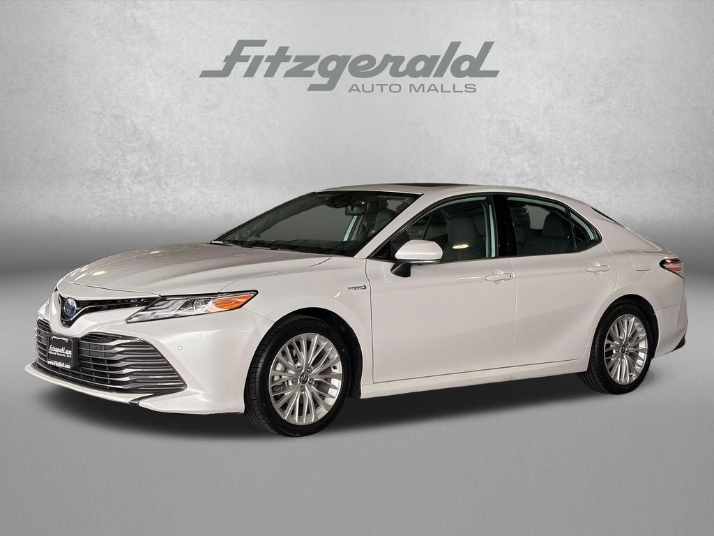 2020 Toyota Camry Hybrid XLE