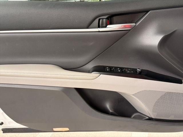 2020 Toyota Camry Hybrid XLE