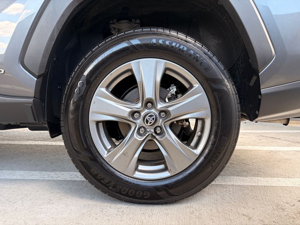 2024 Toyota RAV4 HYBRID LE