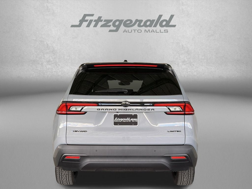 2026 Toyota GRAND HIGHLANDER HEV Nightshade Edition