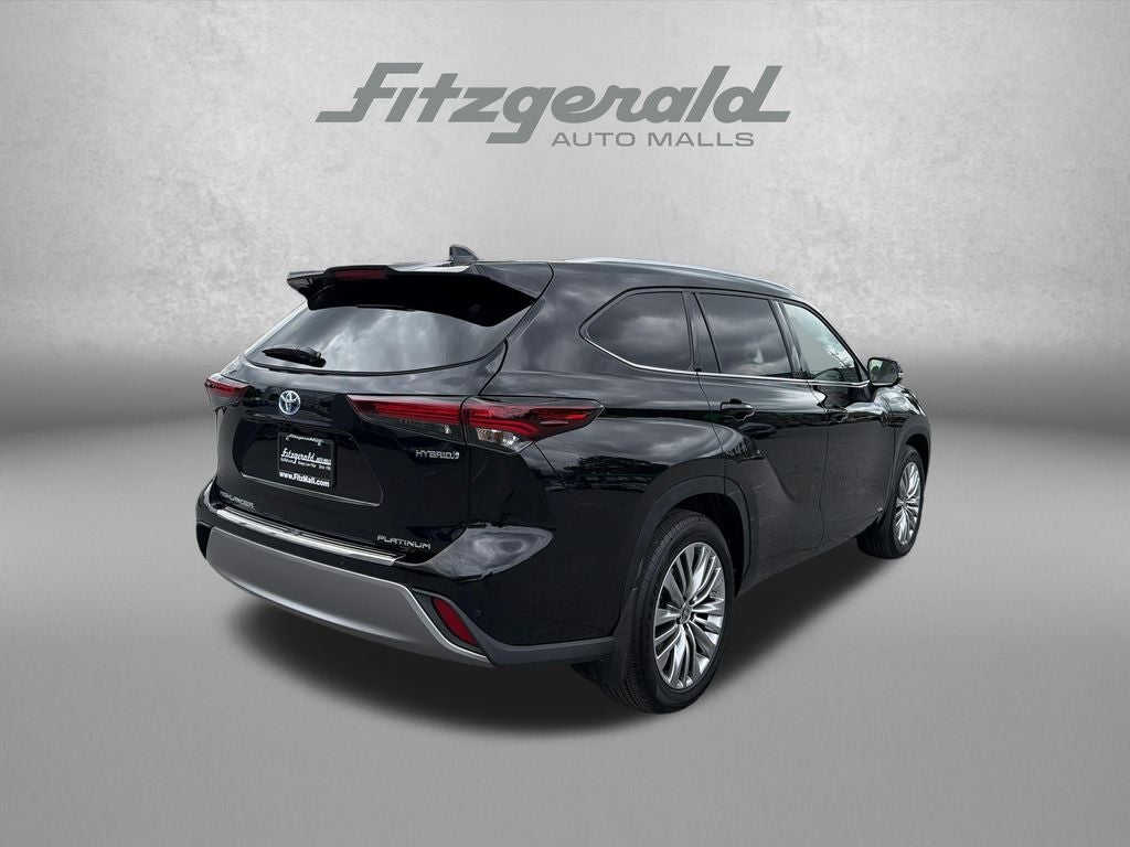 2024 Toyota Highlander Hybrid Platinum