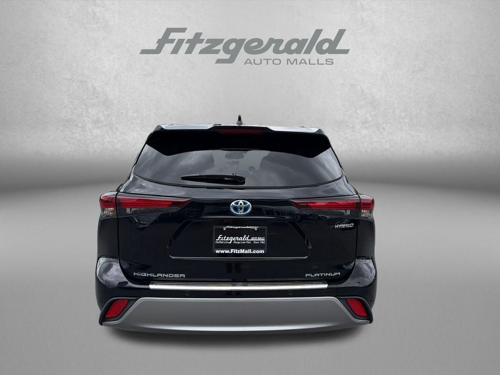 2024 Toyota Highlander Hybrid Platinum