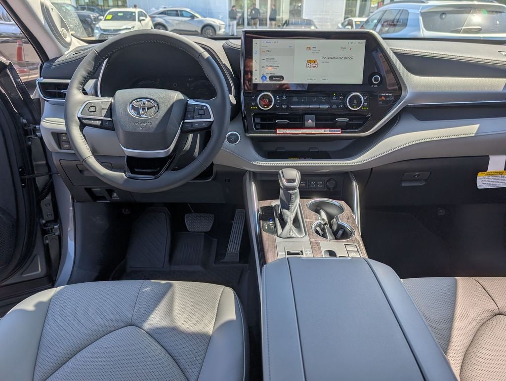 2026 Toyota Highlander Hybrid Hybrid Platinum