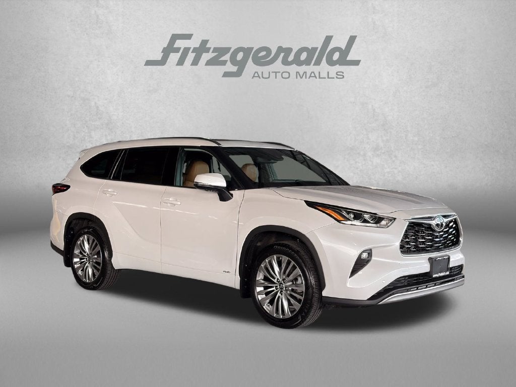 2025 Toyota Highlander Hybrid Platinum
