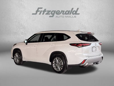 2025 Toyota Highlander Hybrid Platinum