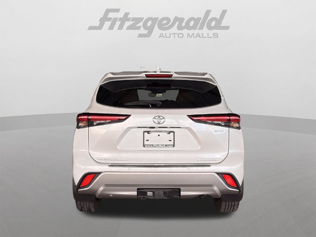 2025 Toyota Highlander Hybrid Platinum
