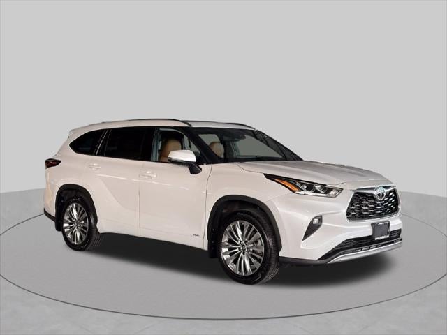 2025 Toyota Highlander Hybrid Platinum