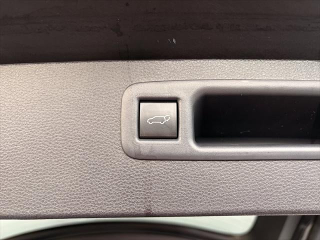 2025 Toyota Highlander Hybrid Platinum