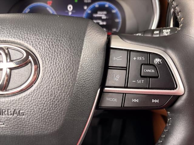 2025 Toyota Highlander Hybrid Platinum