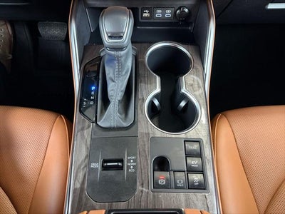 2025 Toyota Highlander Hybrid Platinum