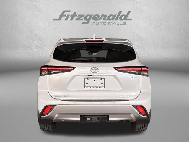2025 Toyota Highlander Hybrid Platinum