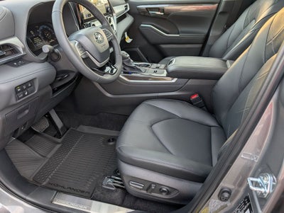 2026 Toyota Highlander Hybrid Hybrid Platinum