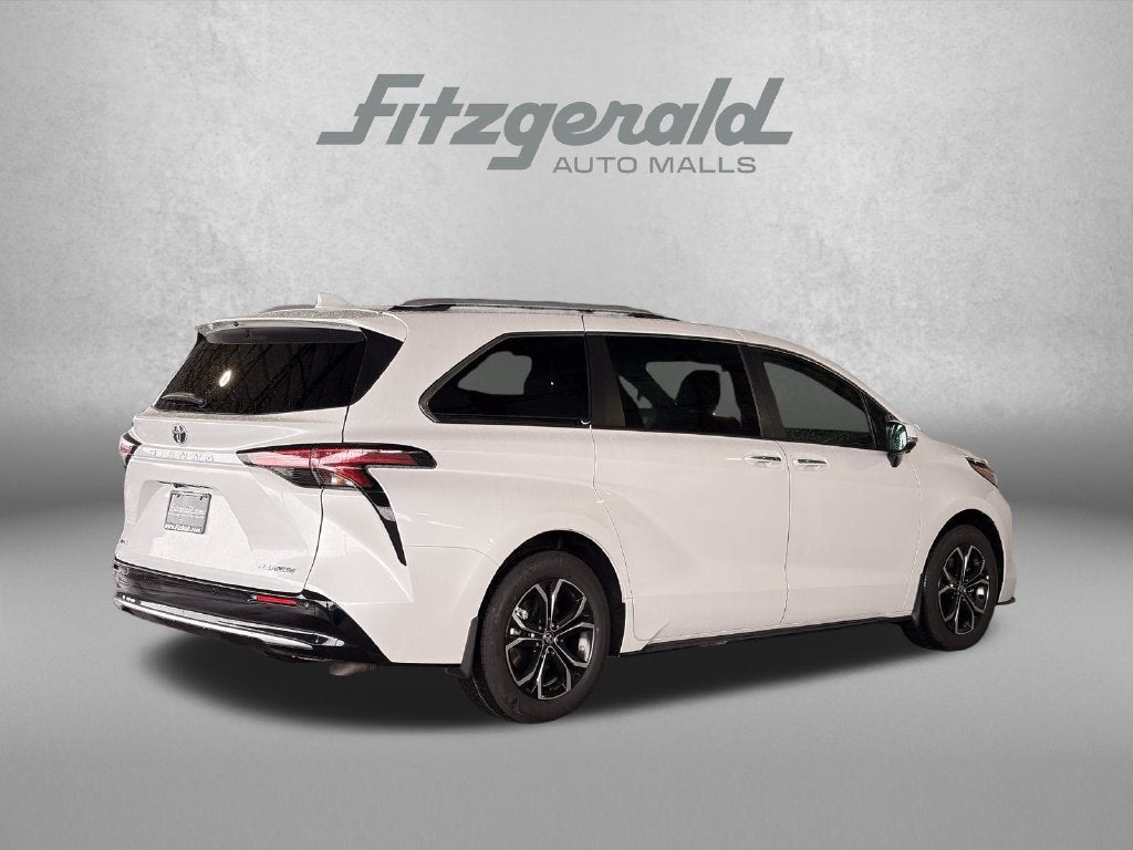 2026 Toyota Sienna Platinum 7 Passenger