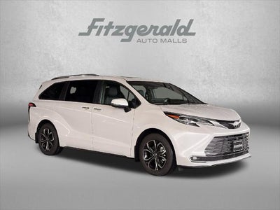 2026 Toyota Sienna Platinum 7 Passenger