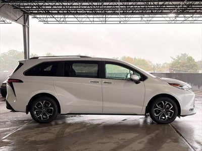 2026 Toyota Sienna Platinum 7 Passenger