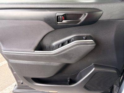 2025 Toyota Highlander LE