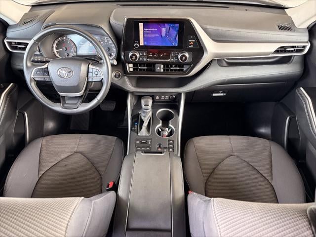2025 Toyota Highlander LE